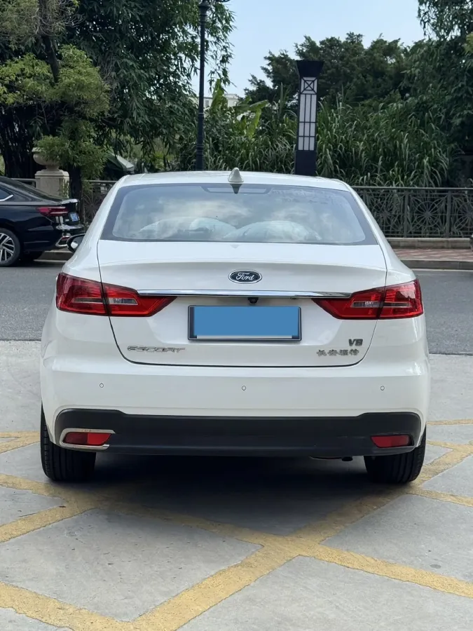 2019 Ford Escort 1.5L 122HP L3 6AT,autocango,china used car exporter,china ev exporter,chinese used car exporter,chinese used ev exporter