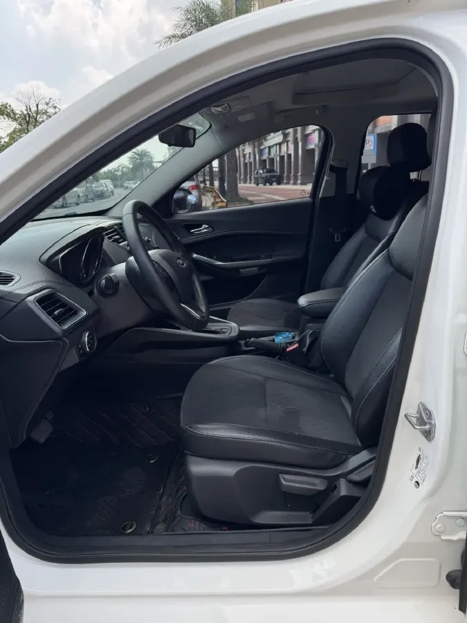 2019 Ford Escort 1.5L 122HP L3 6AT,autocango,china used car exporter,china ev exporter,chinese used car exporter,chinese used ev exporter
