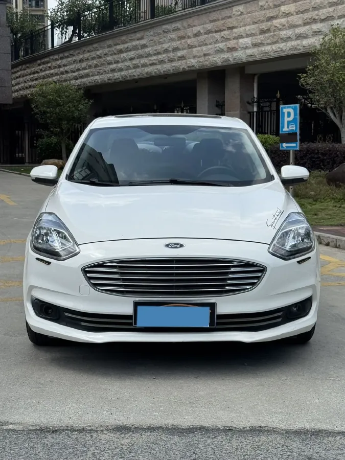 2019 Ford Escort 1.5L 122HP L3 6AT,autocango,china used car exporter,china ev exporter,chinese used car exporter,chinese used ev exporter
