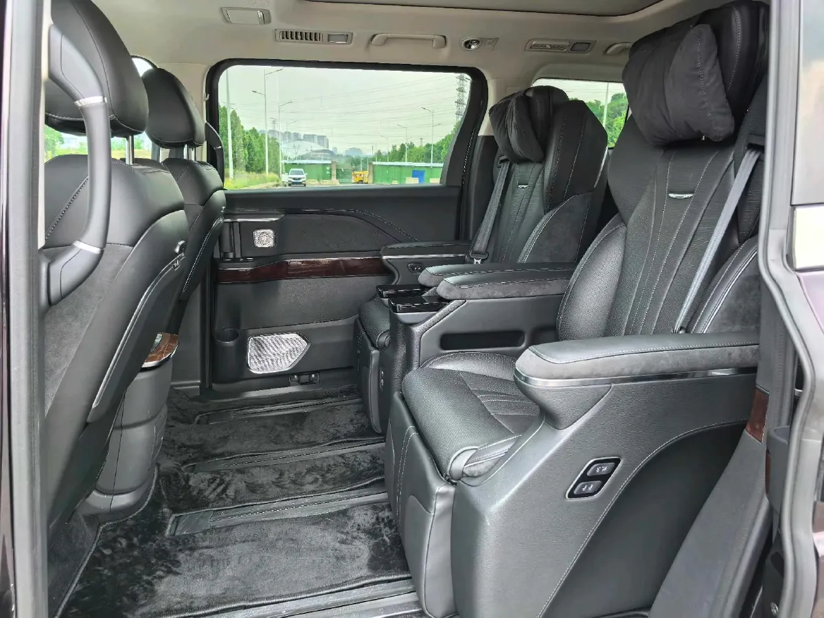2024 HongQi HQ9 2.0T 163HP L4 1DHT PHEV 20.14KWH,autocango,china used car exporter,china ev exporter,chinese used car exporter,chinese used ev exporter