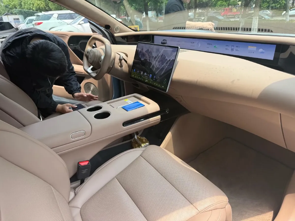 2026 Avatr 07 BEV,autocango,china used car exporter,china ev exporter,chinese used car exporter,chinese used ev exporter