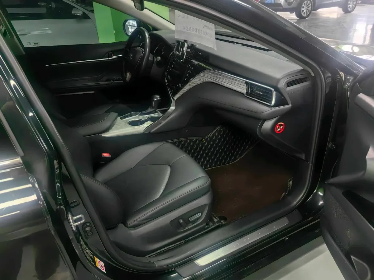 2018 Toyota Camry 2.5L 178HP L4 E-CVT Hybrid,autocango,china used car exporter,china ev exporter,chinese used car exporter,chinese used ev exporter