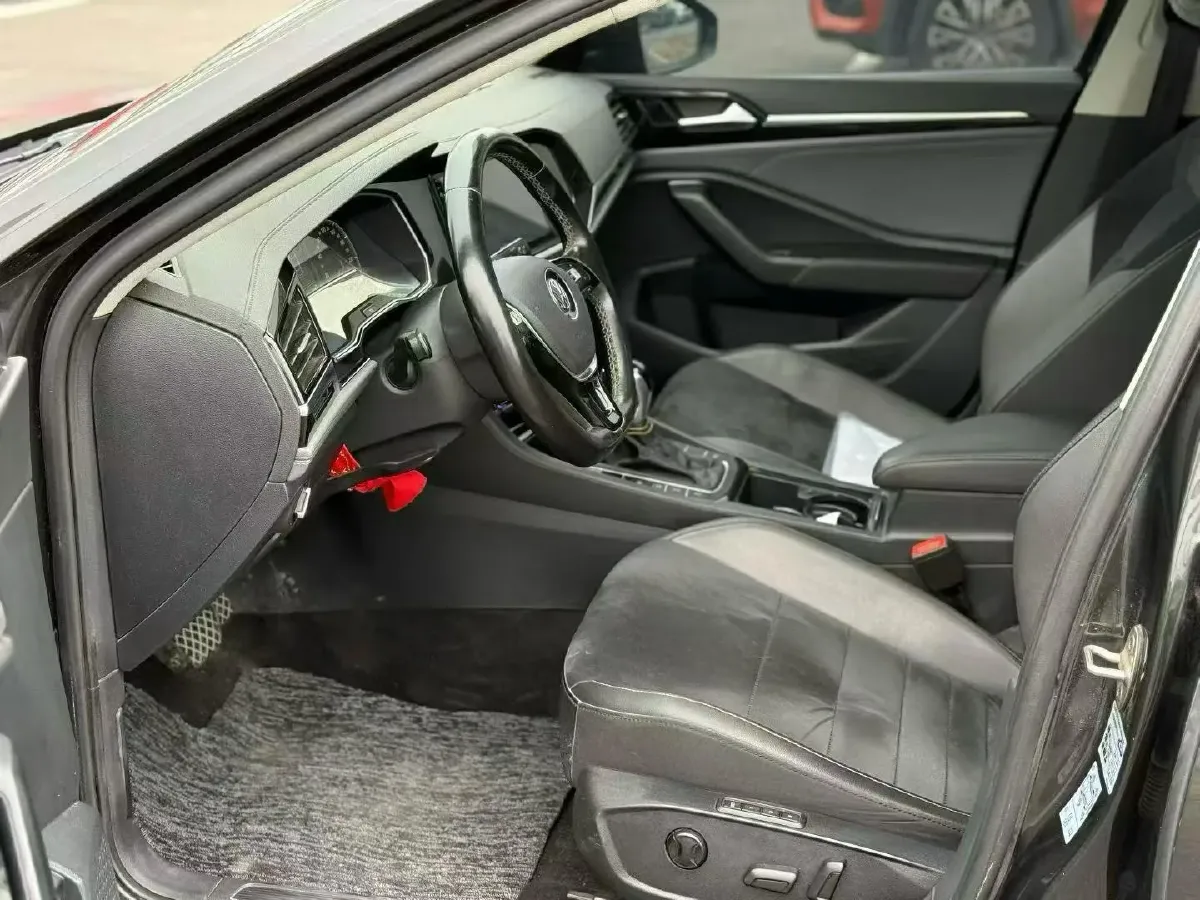 2019 Jeep Cherokee 2.0L 155HP L4 9AT,autocango,china used car exporter,china ev exporter,chinese used car exporter,chinese used ev exporter