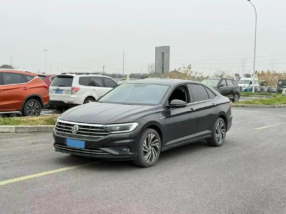 2019 Jeep Cherokee 2.0L 155HP L4 9AT,autocango,china used car exporter,china ev exporter,chinese used car exporter,chinese used ev exporter