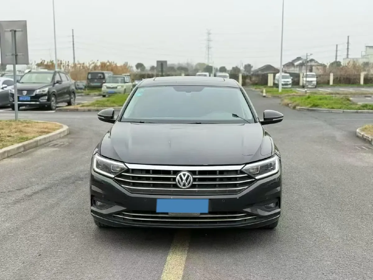 2019 Jeep Cherokee 2.0L 155HP L4 9AT,autocango,china used car exporter,china ev exporter,chinese used car exporter,chinese used ev exporter