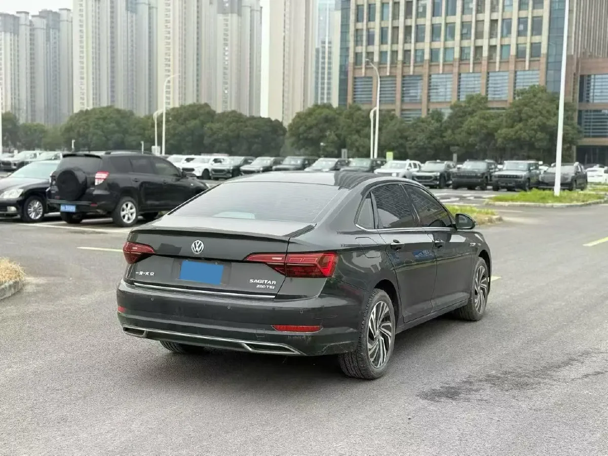 2019 Jeep Cherokee 2.0L 155HP L4 9AT,autocango,china used car exporter,china ev exporter,chinese used car exporter,chinese used ev exporter