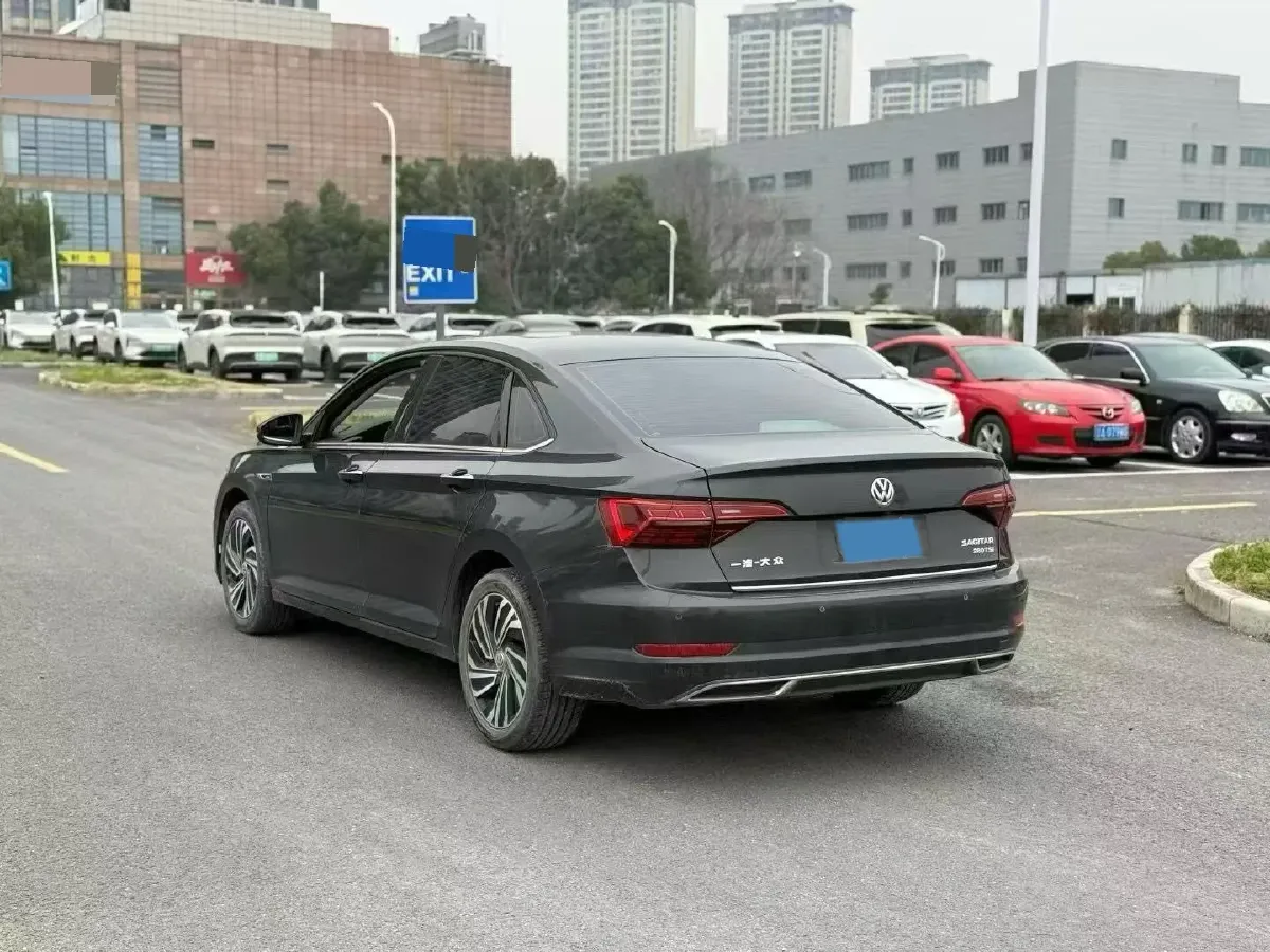 2019 Jeep Cherokee 2.0L 155HP L4 9AT,autocango,china used car exporter,china ev exporter,chinese used car exporter,chinese used ev exporter