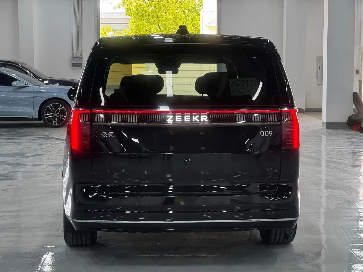 2022 Zeekr 009 BEV 116KWH,autocango,china used car exporter,china ev exporter,chinese used car exporter,chinese used ev exporter