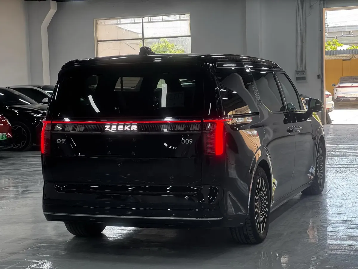 2022 Zeekr 009 BEV 116KWH,autocango,china used car exporter,china ev exporter,chinese used car exporter,chinese used ev exporter