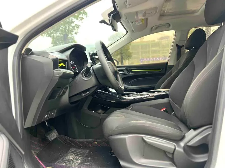 2021 Roewe i5 1.5L 120HP L4 CVT,autocango,china used car exporter,china ev exporter,chinese used car exporter,chinese used ev exporter