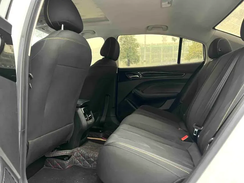 2021 Roewe i5 1.5L 120HP L4 CVT,autocango,china used car exporter,china ev exporter,chinese used car exporter,chinese used ev exporter