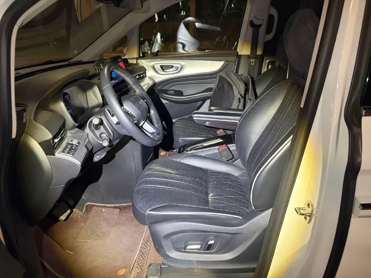 2021 Roewe iMAX8 2.0T 234HP L4 8AT,autocango,china used car exporter,china ev exporter,chinese used car exporter,chinese used ev exporter