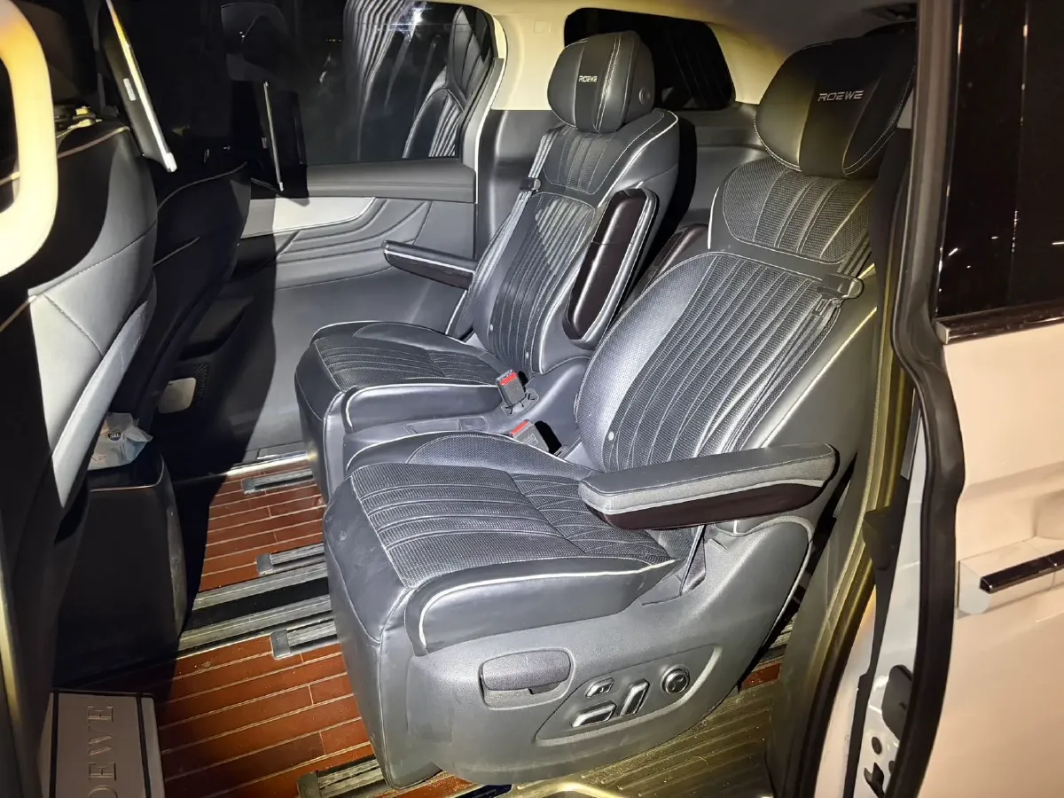 2021 Roewe iMAX8 2.0T 234HP L4 8AT,autocango,china used car exporter,china ev exporter,chinese used car exporter,chinese used ev exporter