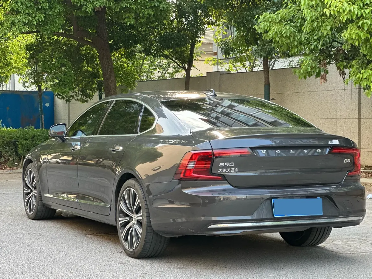 2023 Volvo S90 2.0T 250HP L4 8AT,autocango,china used car exporter,china ev exporter,chinese used car exporter,chinese used ev exporter