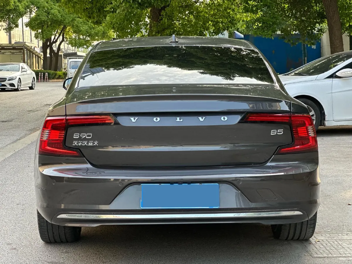 2023 Volvo S90 2.0T 250HP L4 8AT,autocango,china used car exporter,china ev exporter,chinese used car exporter,chinese used ev exporter