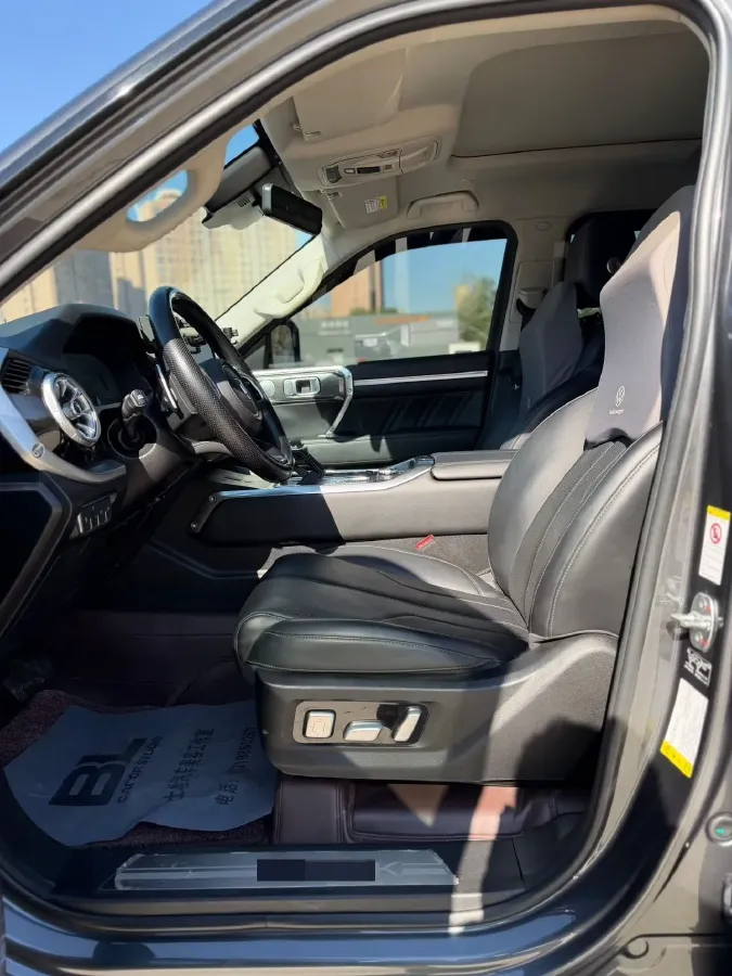 2023 Tank 400 2.0T 252HP L4 9AT PHEV 37.1KWH,autocango,china used car exporter,china ev exporter,chinese used car exporter,chinese used ev exporter