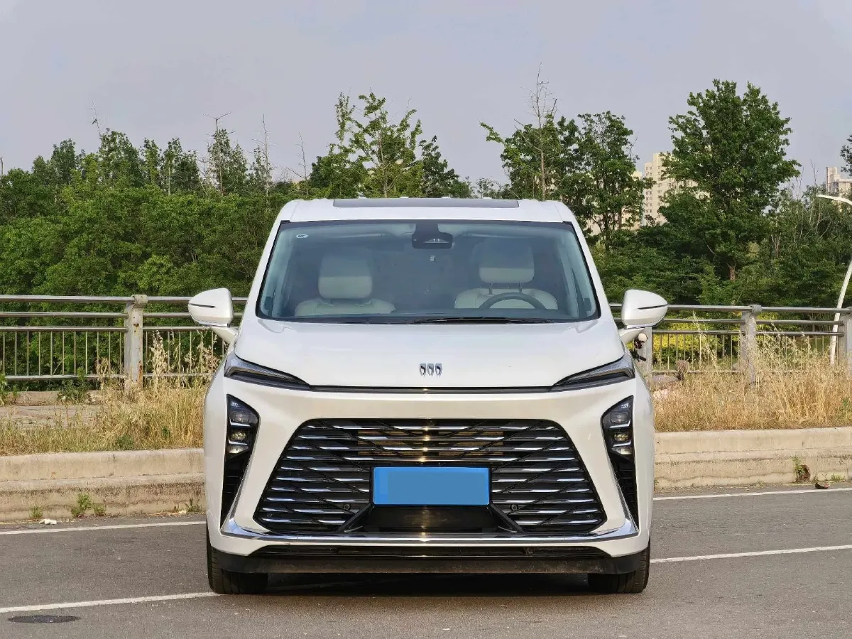 2025 Buick GL8 2.0T 237HP L4 9AT,autocango,china used car exporter,china ev exporter,chinese used car exporter,chinese used ev exporter