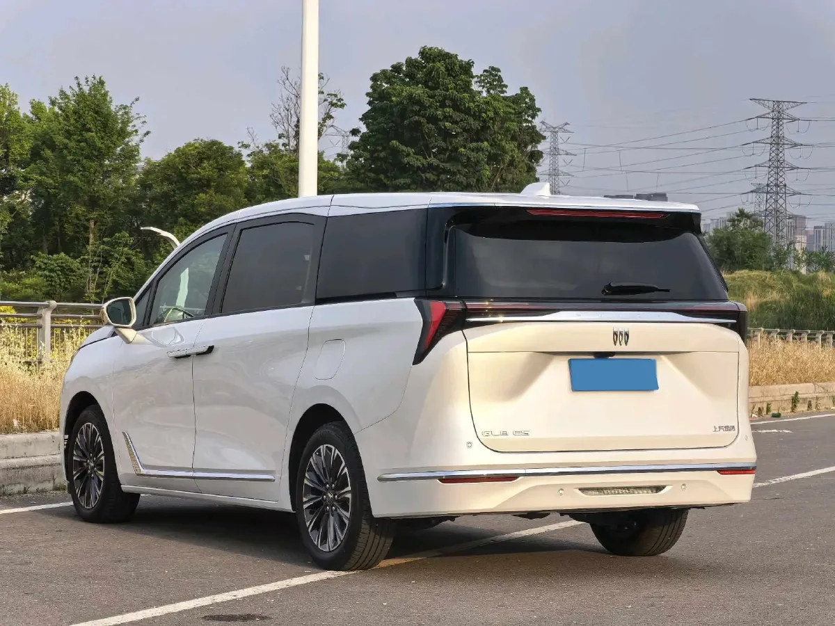2025 Buick GL8 2.0T 237HP L4 9AT,autocango,china used car exporter,china ev exporter,chinese used car exporter,chinese used ev exporter