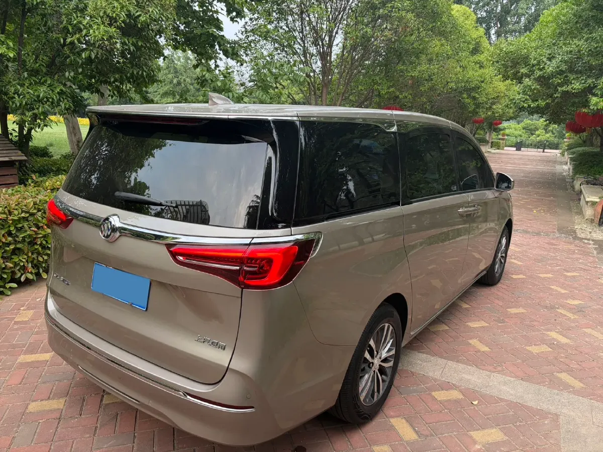 2023 Buick GL8 2.0T 237HP L4 9AT,autocango,china used car exporter,china ev exporter,chinese used car exporter,chinese used ev exporter