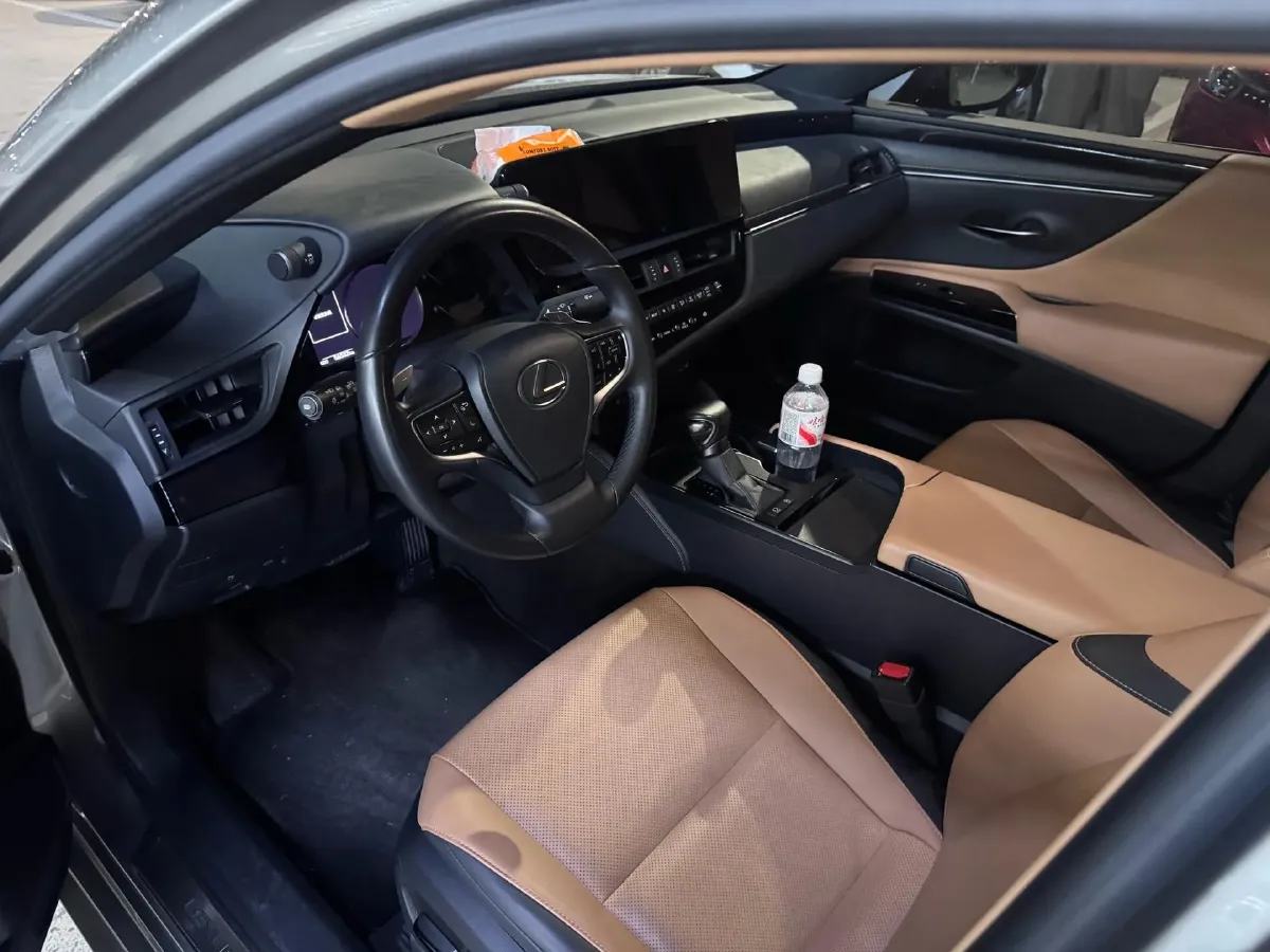 2023 Lexus ES 2.0L 173HP L4 CVT,autocango,china used car exporter,china ev exporter,chinese used car exporter,chinese used ev exporter