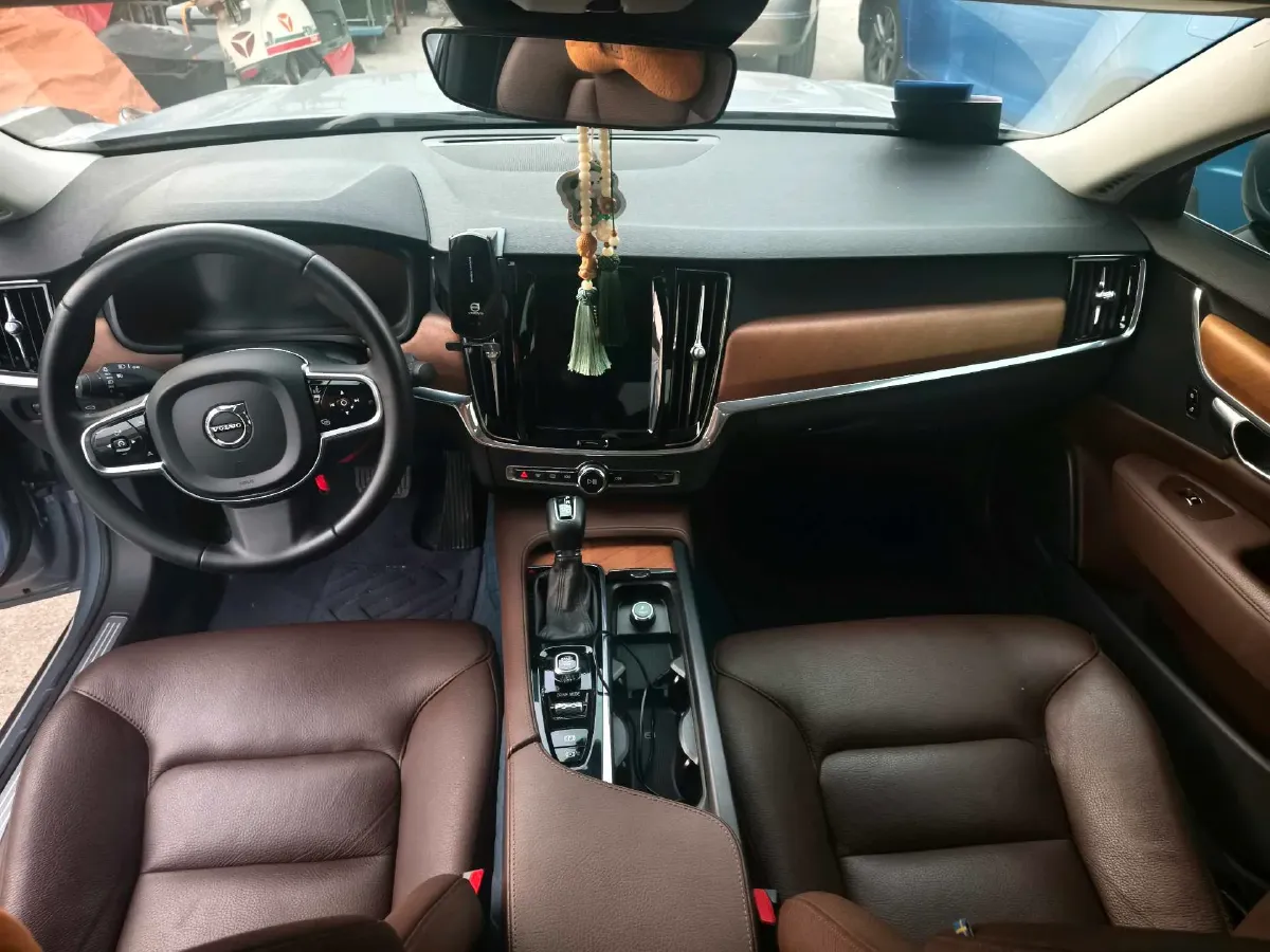 2020 Volvo S90 2.0T 254HP L4 8AT,autocango,china used car exporter,china ev exporter,chinese used car exporter,chinese used ev exporter