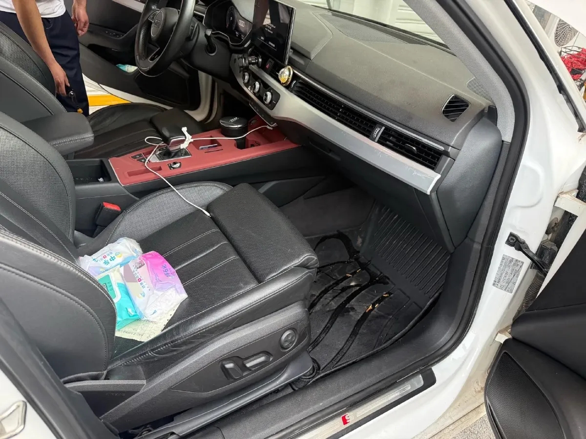 2020 Audi A4L 2.0T 190HP L4 7DCT,autocango,china used car exporter,china ev exporter,chinese used car exporter,chinese used ev exporter