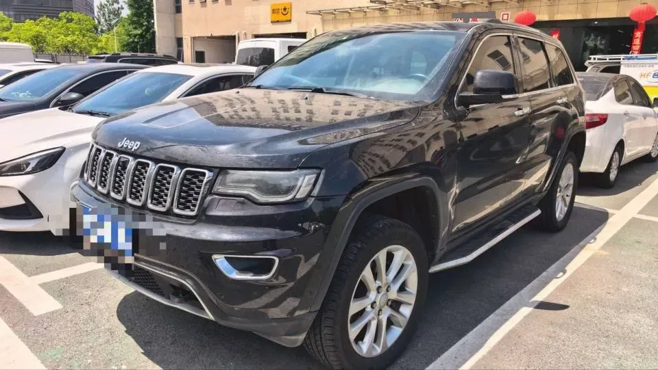 2017 Jeep Grand Cherokee 3.6L 286HP V6 8AT,autocango,china used car exporter,china ev exporter,chinese used car exporter,chinese used ev exporter
