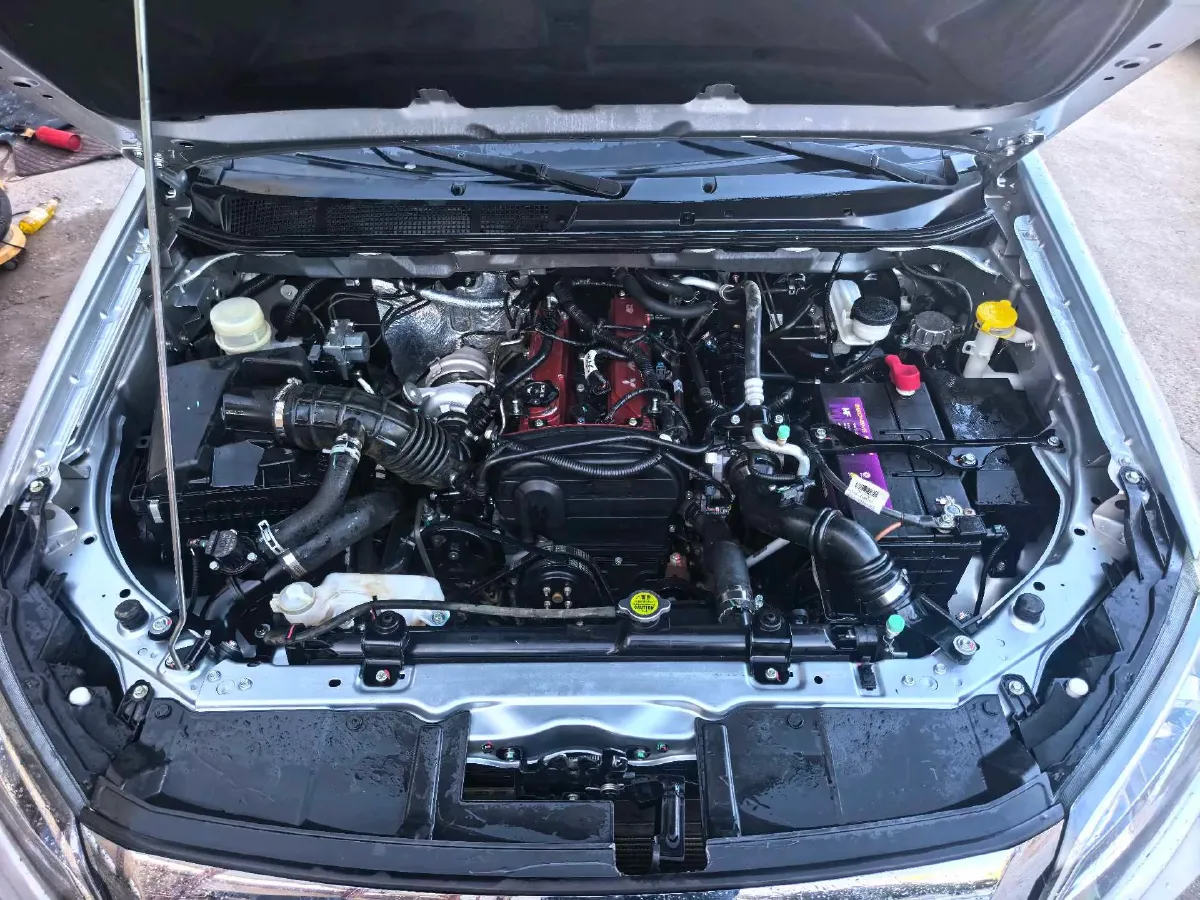 2022 Isuzu RE-MAX Jim 2.4T 211HP L4 5MT,autocango,china used car exporter,china ev exporter,chinese used car exporter,chinese used ev exporter