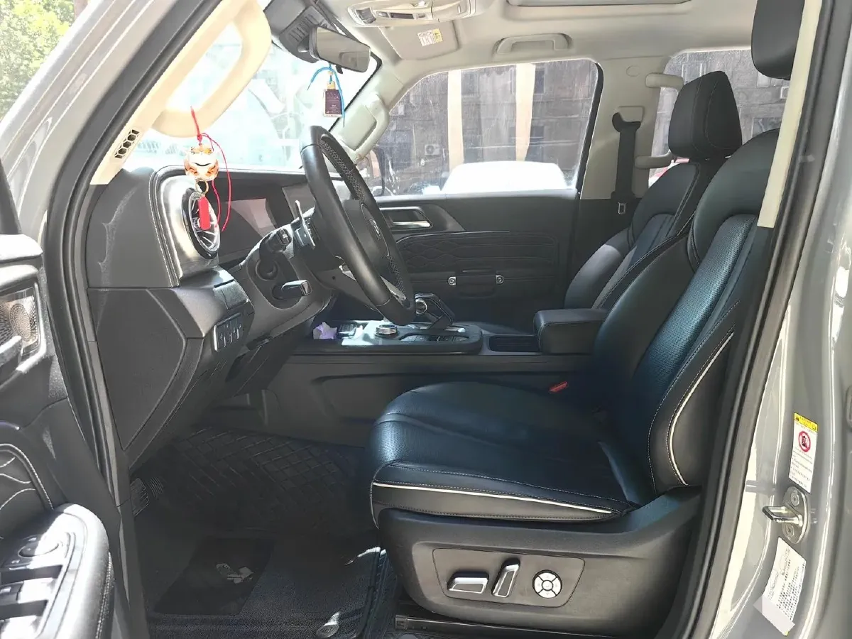 2021 Tank 300 2.0T 227HP L4 8AT,autocango,china used car exporter,china ev exporter,chinese used car exporter,chinese used ev exporter