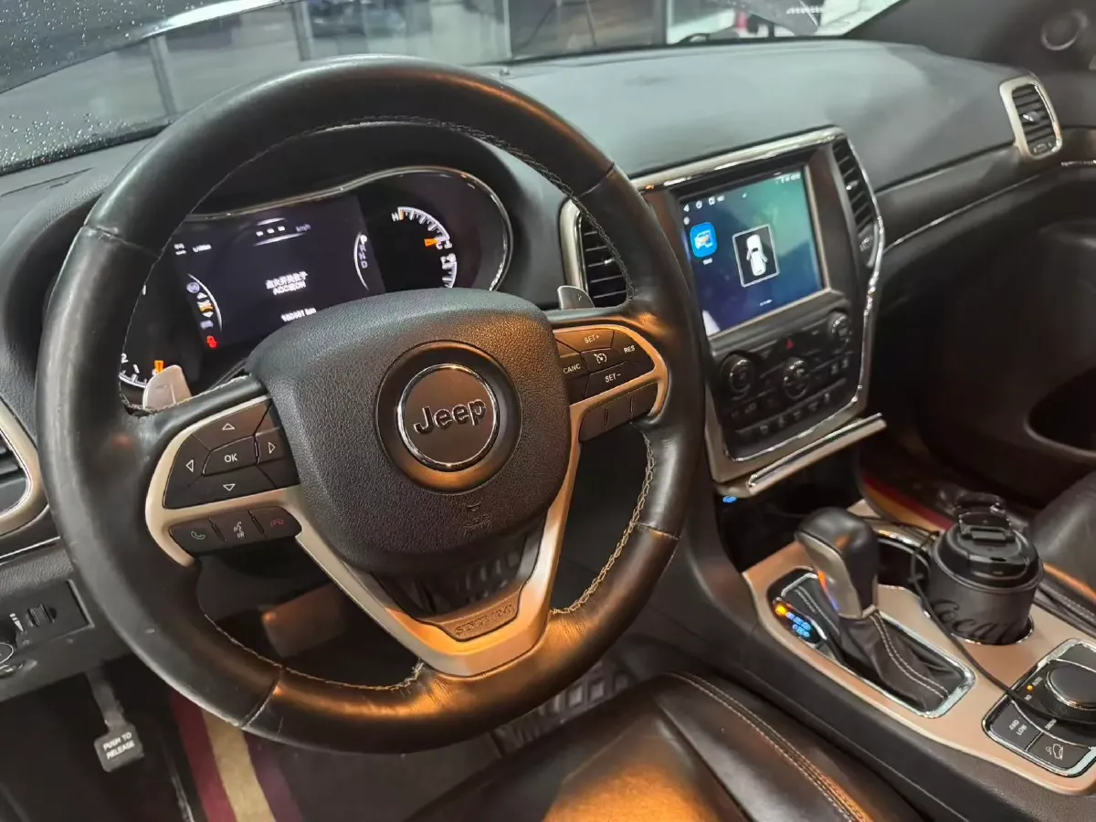 2017 Jeep Grand Cherokee 3.0L 234HP V6 8AT,autocango,china used car exporter,china ev exporter,chinese used car exporter,chinese used ev exporter
