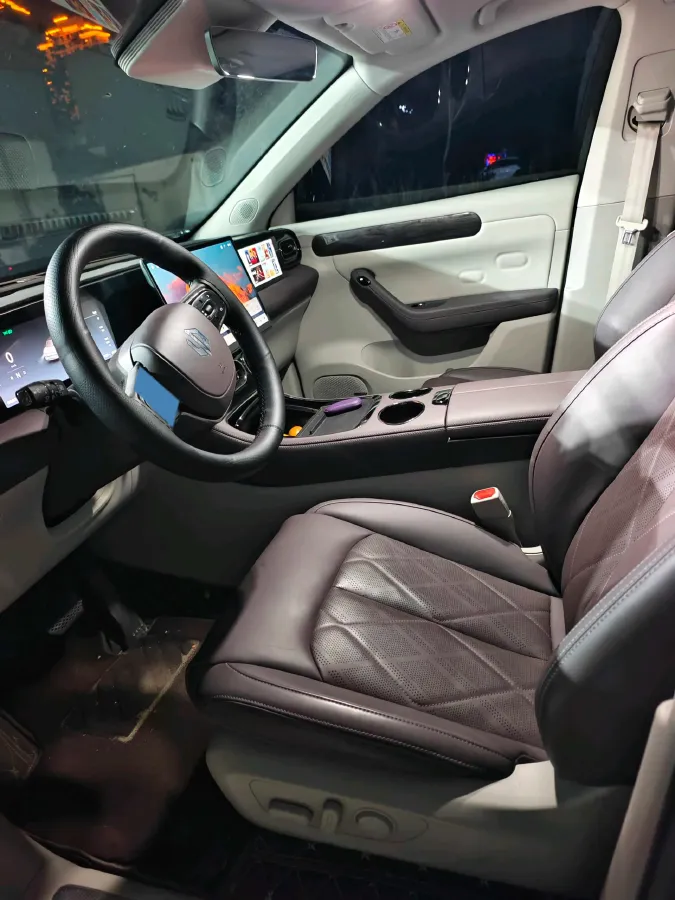 2024 Leapmotor C11 1.5L 95HP L4 REEV 43.74KWH,autocango,china used car exporter,china ev exporter,chinese used car exporter,chinese used ev exporter