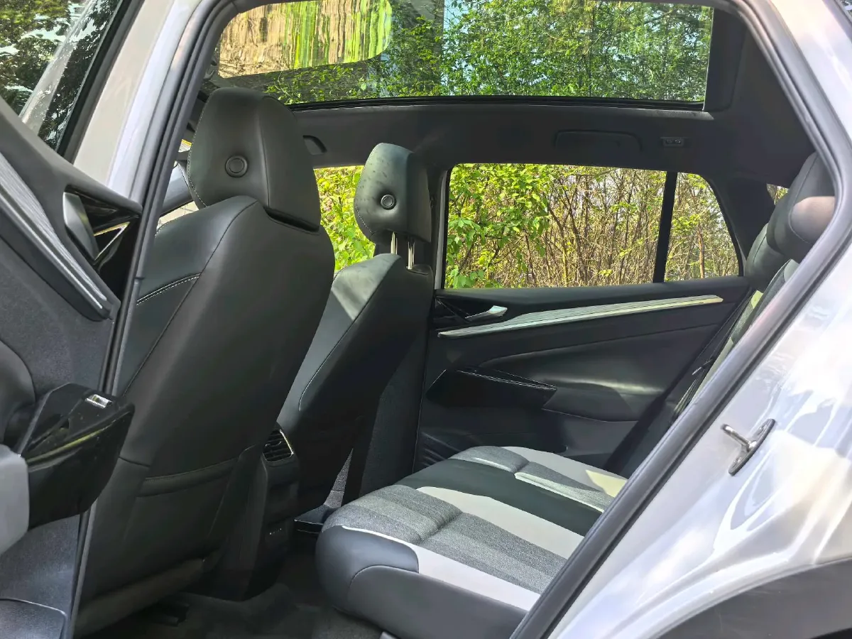 2022 Volkswagen ID.4 Crozz BEV 55.7KWH,autocango,china used car exporter,china ev exporter,chinese used car exporter,chinese used ev exporter