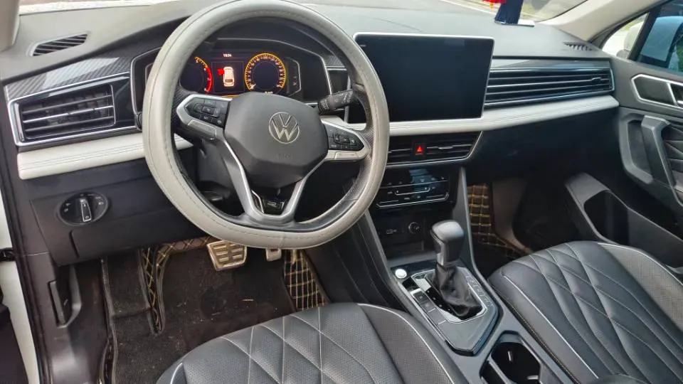 2024 Volkswagen Tiguan L 2.0T 186HP L4 7DCT,autocango,china used car exporter,china ev exporter,chinese used car exporter,chinese used ev exporter