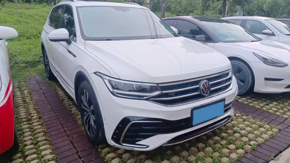 2024 Volkswagen Tiguan L 2.0T 186HP L4 7DCT,autocango,china used car exporter,china ev exporter,chinese used car exporter,chinese used ev exporter