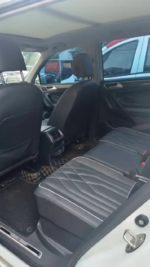 2024 Volkswagen Tiguan L 2.0T 186HP L4 7DCT,autocango,china used car exporter,china ev exporter,chinese used car exporter,chinese used ev exporter