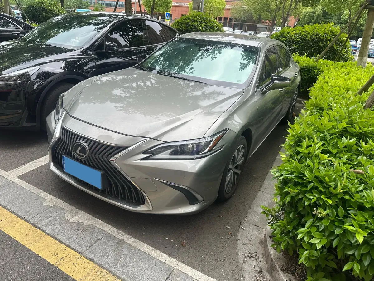 2018 Lexus ES 2.0L 167HP L4 6AT,autocango,china used car exporter,china ev exporter,chinese used car exporter,chinese used ev exporter