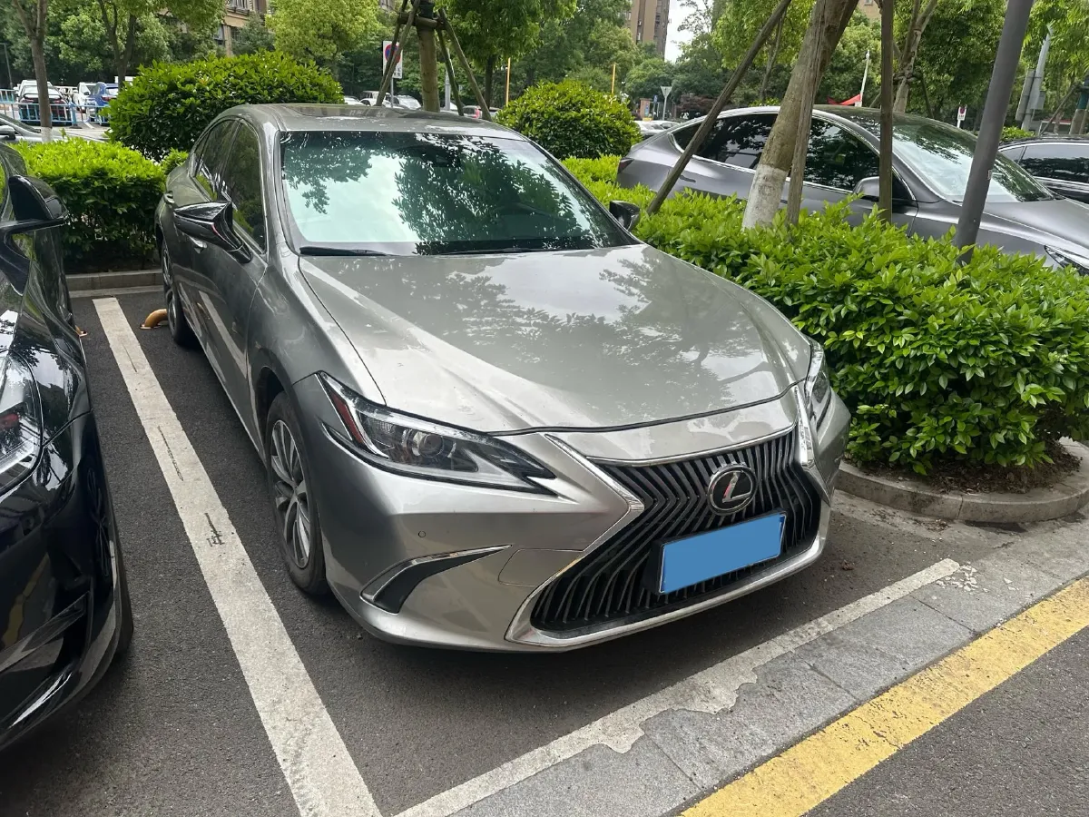 2018 Lexus ES 2.0L 167HP L4 6AT,autocango,china used car exporter,china ev exporter,chinese used car exporter,chinese used ev exporter