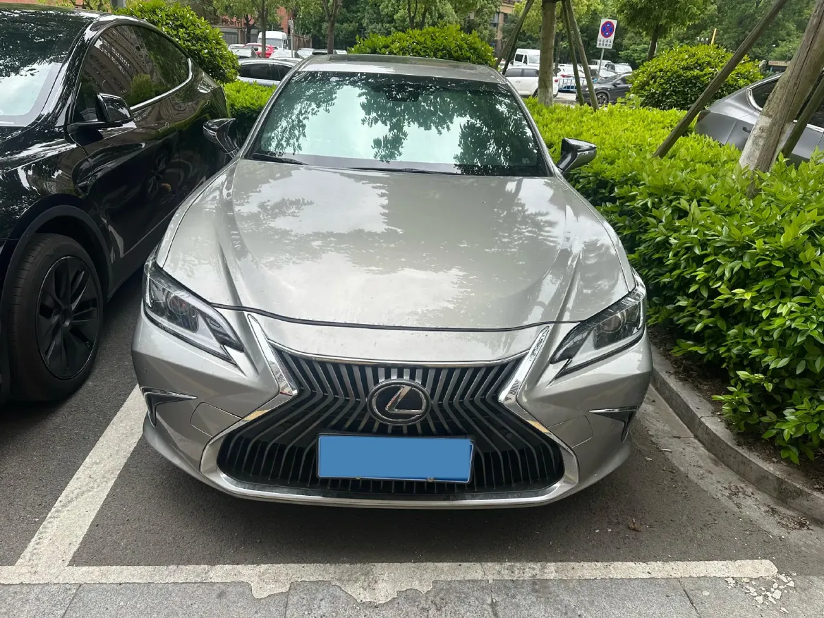 2018 Lexus ES 2.0L 167HP L4 6AT,autocango,china used car exporter,china ev exporter,chinese used car exporter,chinese used ev exporter