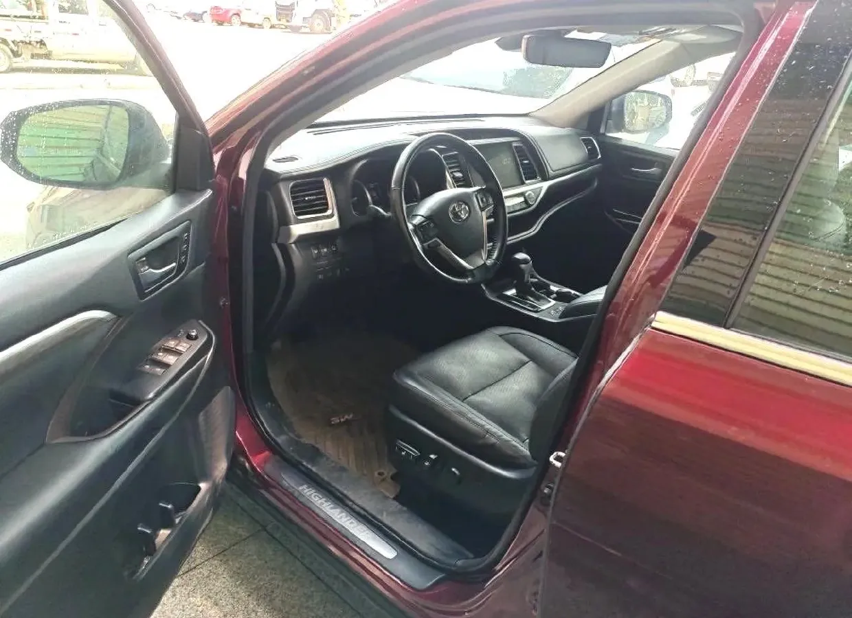 2018 Jeep Grand Commander 2.0T 265HP L4 9AT,autocango,china used car exporter,china ev exporter,chinese used car exporter,chinese used ev exporter