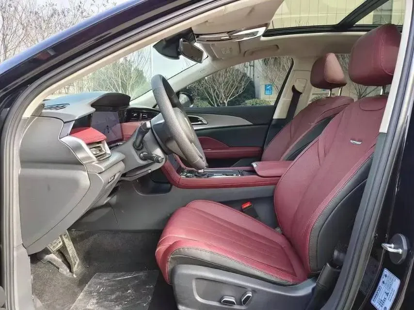 2024 HongQi H5 2.0T 224HP L4 8AT,autocango,china used car exporter,china ev exporter,chinese used car exporter,chinese used ev exporter