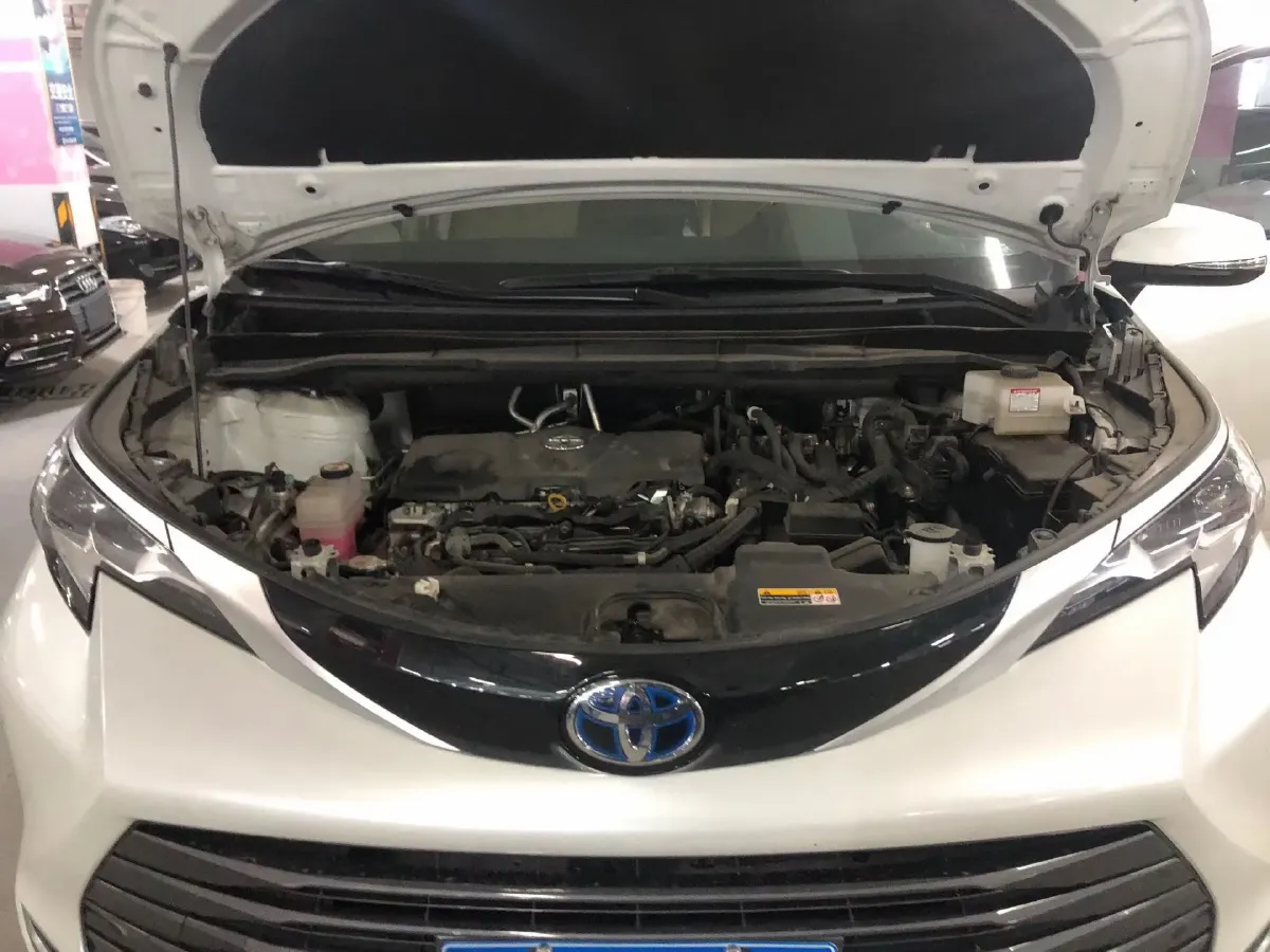 2023 Toyota Sienna 2.5L 189HP L4 E-CVT Hybrid,autocango,china used car exporter,china ev exporter,chinese used car exporter,chinese used ev exporter