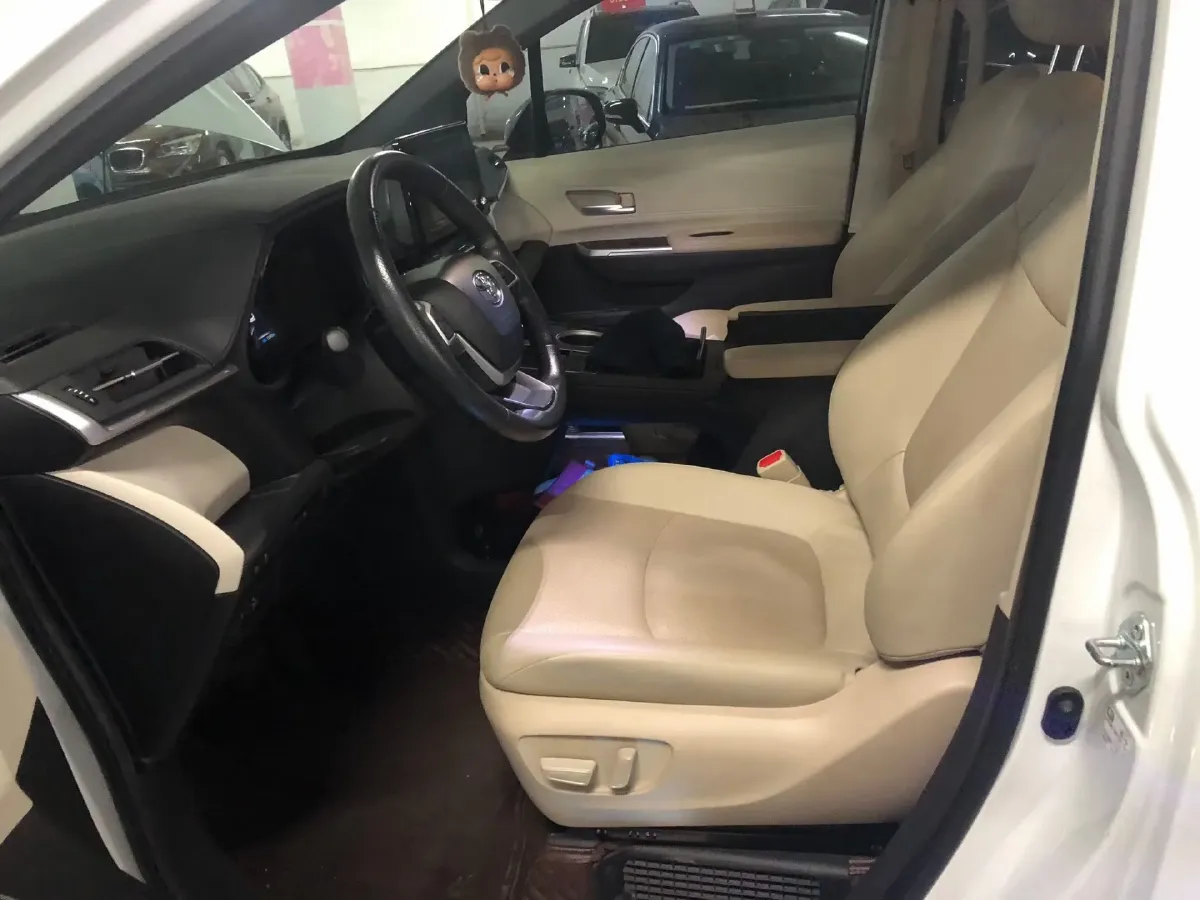 2023 Toyota Sienna 2.5L 189HP L4 E-CVT Hybrid,autocango,china used car exporter,china ev exporter,chinese used car exporter,chinese used ev exporter
