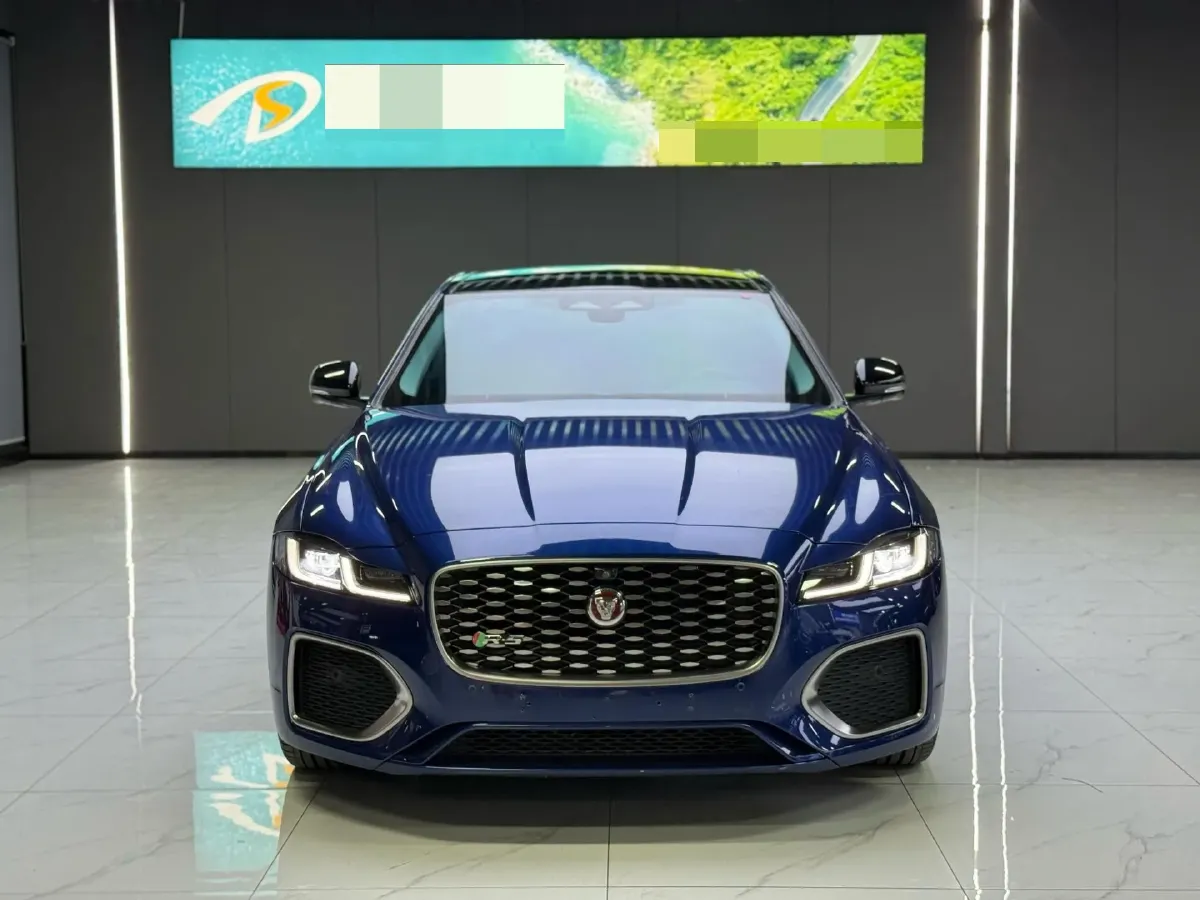 2022 Jaguar XFL 2.0T 200HP L4 8AT,autocango,china used car exporter,china ev exporter,chinese used car exporter,chinese used ev exporter