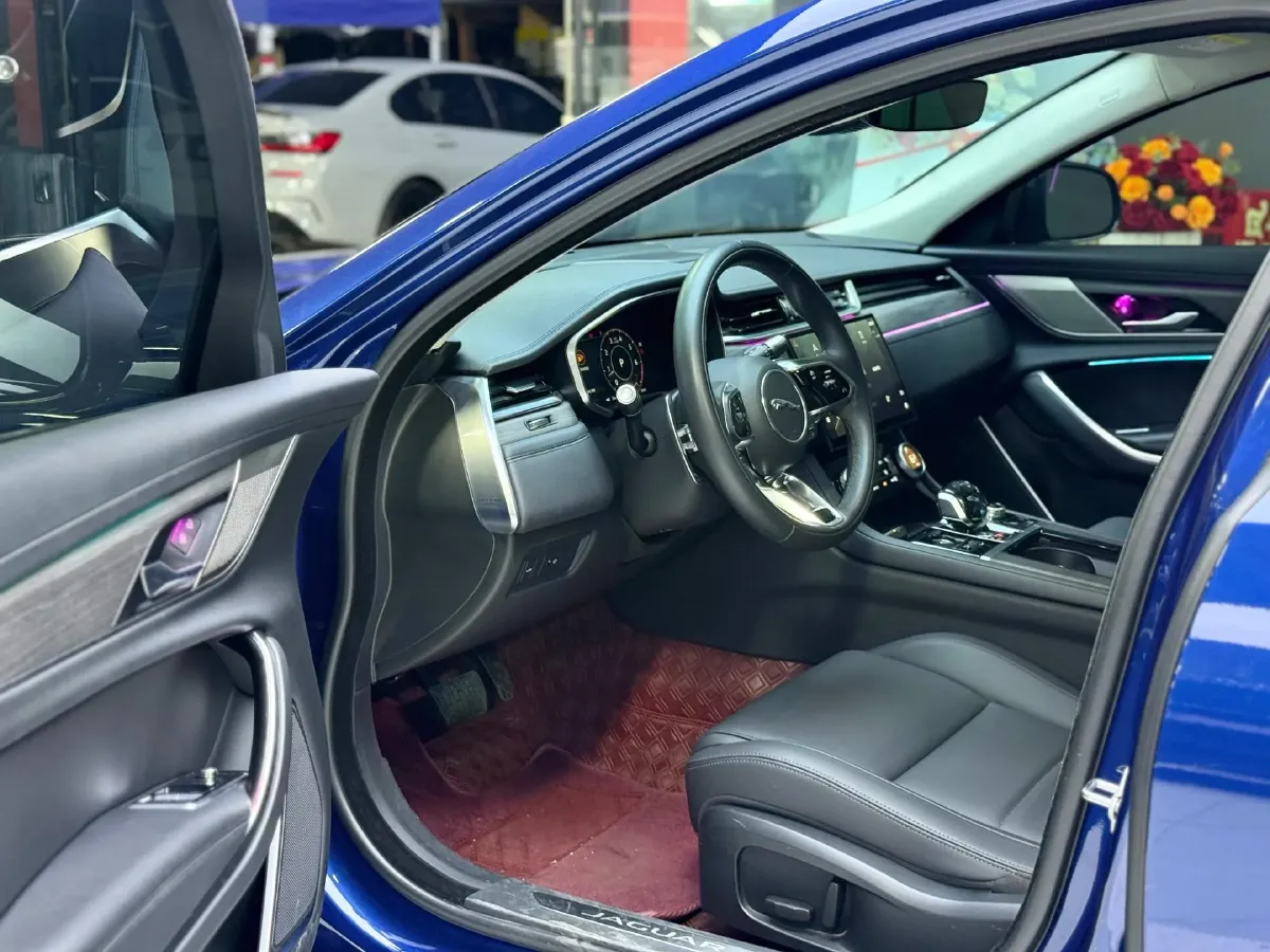 2022 Jaguar XFL 2.0T 200HP L4 8AT,autocango,china used car exporter,china ev exporter,chinese used car exporter,chinese used ev exporter
