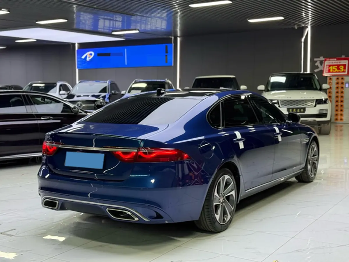 2022 Jaguar XFL 2.0T 200HP L4 8AT,autocango,china used car exporter,china ev exporter,chinese used car exporter,chinese used ev exporter