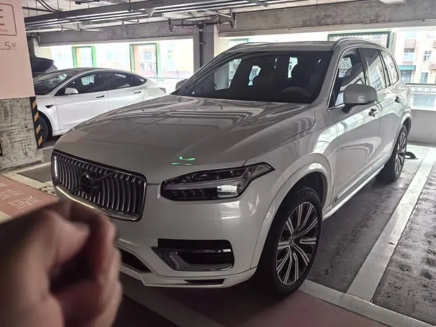 2023 Volvo XC90 2.0T 250HP L4 8AT,autocango,china used car exporter,china ev exporter,chinese used car exporter,chinese used ev exporter