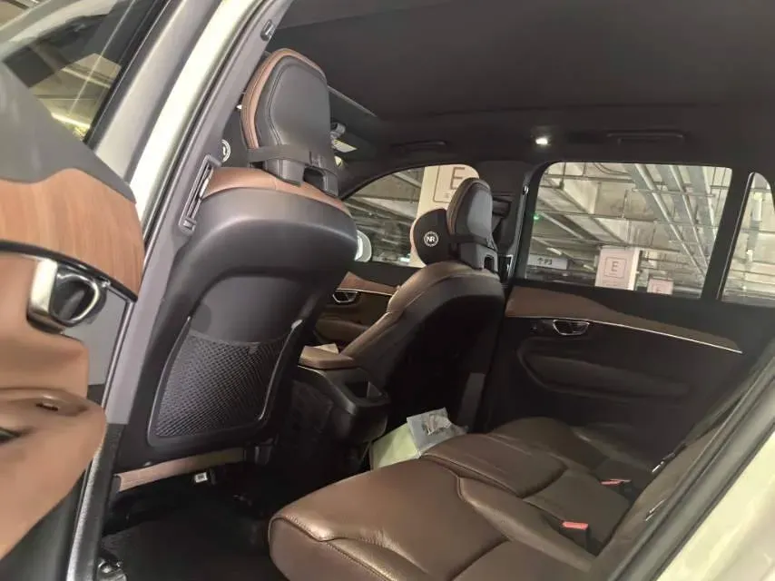 2023 Volvo XC90 2.0T 250HP L4 8AT,autocango,china used car exporter,china ev exporter,chinese used car exporter,chinese used ev exporter