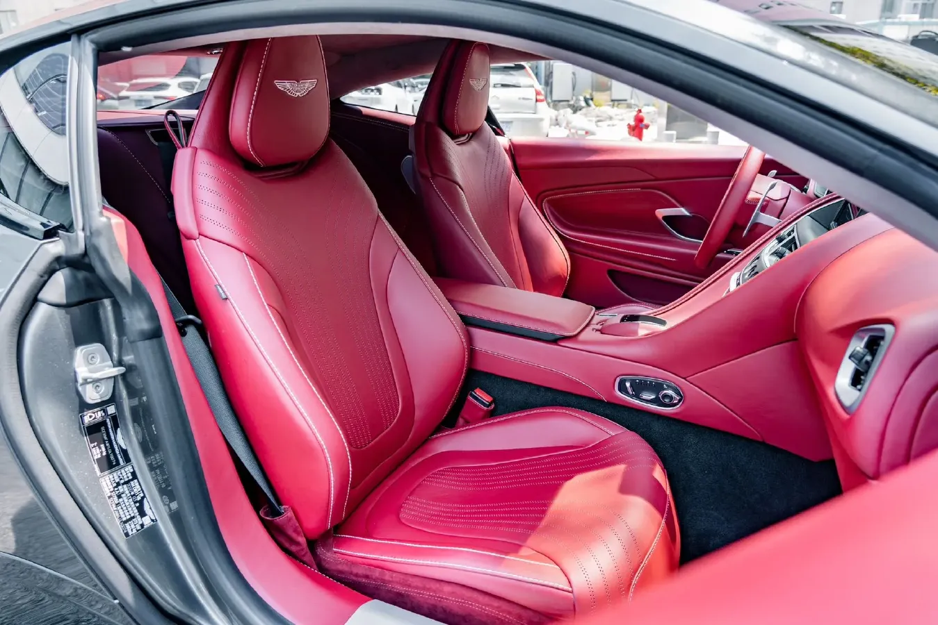 2020 Aston Martin DB11 4.0T 510HP V8 8AT,autocango,china used car exporter,china ev exporter,chinese used car exporter,chinese used ev exporter