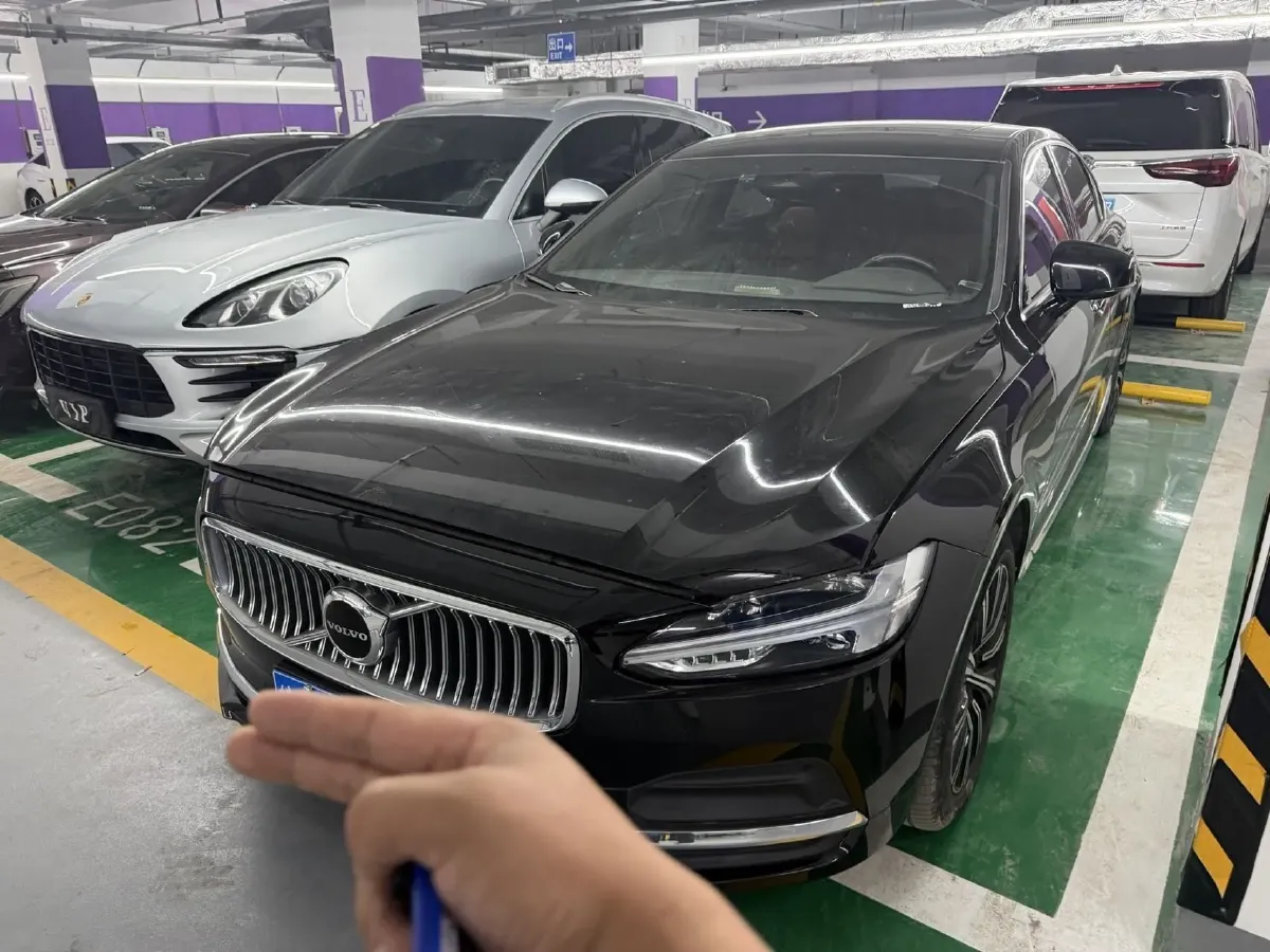 2022 Volvo S90 2.0T 250HP L4 8AT,autocango,china used car exporter,china ev exporter,chinese used car exporter,chinese used ev exporter