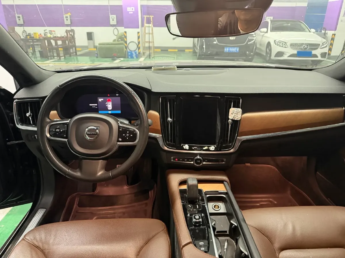 2022 Volvo S90 2.0T 250HP L4 8AT,autocango,china used car exporter,china ev exporter,chinese used car exporter,chinese used ev exporter